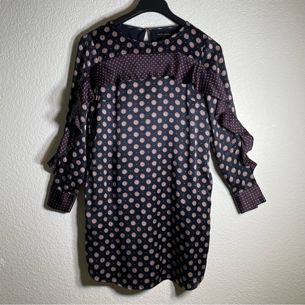 Banana Republic Silk Dress Size 6 Navy Medall Print Lined Shift Classic